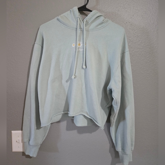 Hollister Light Green Sunflower Cropped Hoodie Sweater Size Medium - Picture 1 of 14